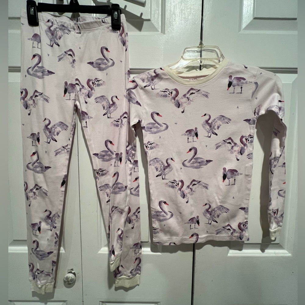Organic 💗Swan Print Kids 2 Piece Pajama Set - Light Pink w Purple Swans